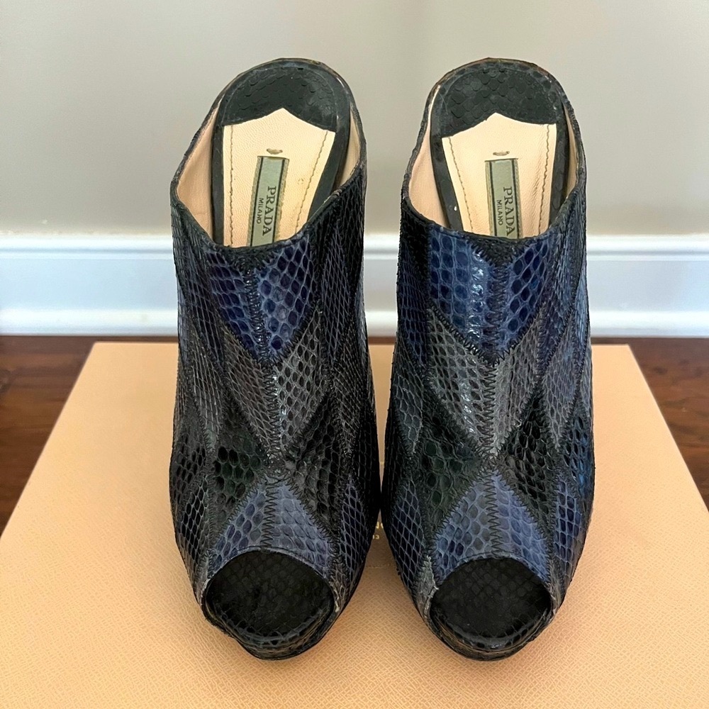 Like New Prada Ayers Patch Trendy Blue and Black Heels Moto Boho Edgy Mob Wife - Picture 3 of 8